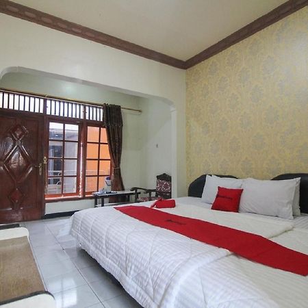 Magetan Reddoorz Near Sarangan Lake מראה חיצוני תמונה