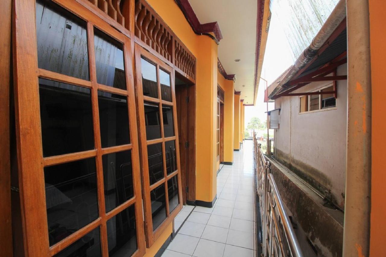 Magetan Reddoorz Near Sarangan Lake מראה חיצוני תמונה