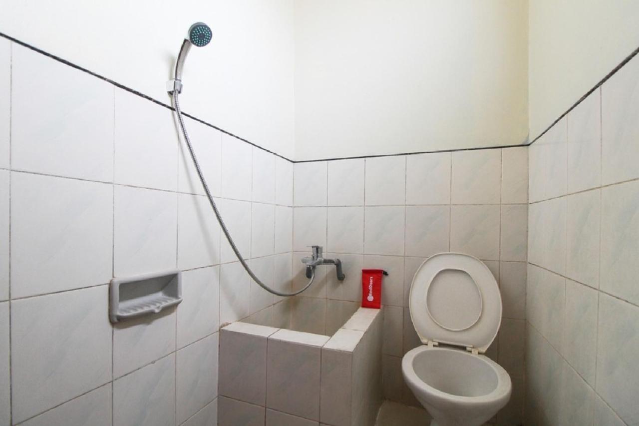 Magetan Reddoorz Near Sarangan Lake מראה חיצוני תמונה